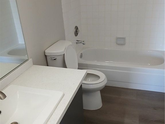 5th image of 5161 Pioneer Ave APT 203