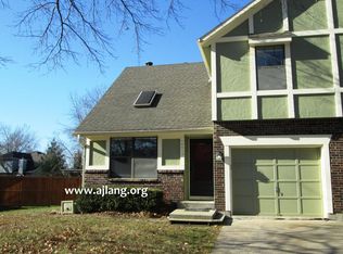 10621 W 115th St, Overland Park, KS 66210