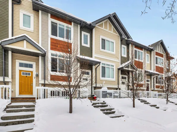 320 Secord Blvd NW #8, Edmonton, AB T5T 7E8