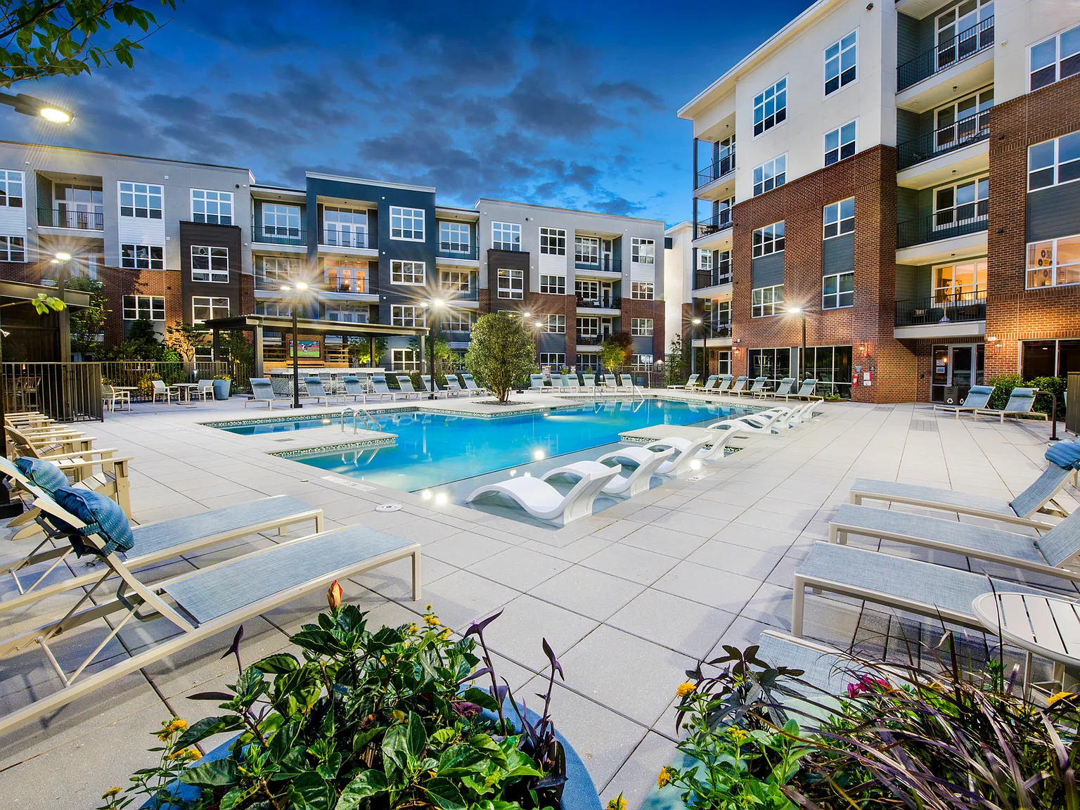 AMLI Decatur — Photo 2