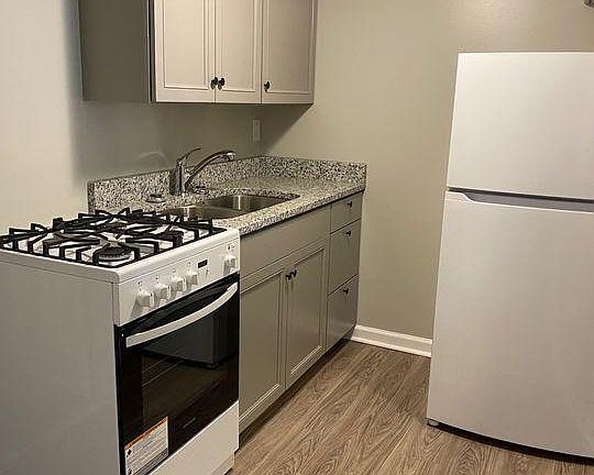 2nd image of 1326 Barret Ave #6