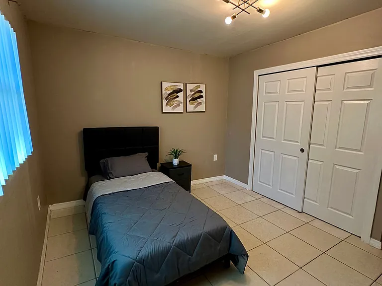 604 Glad Rd — Photo 4