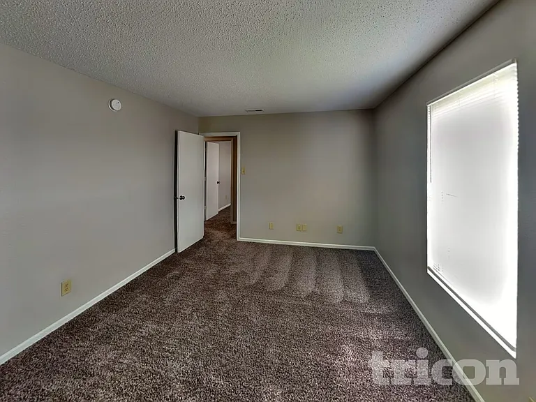 2875 Ludwig Dr — Photo 11