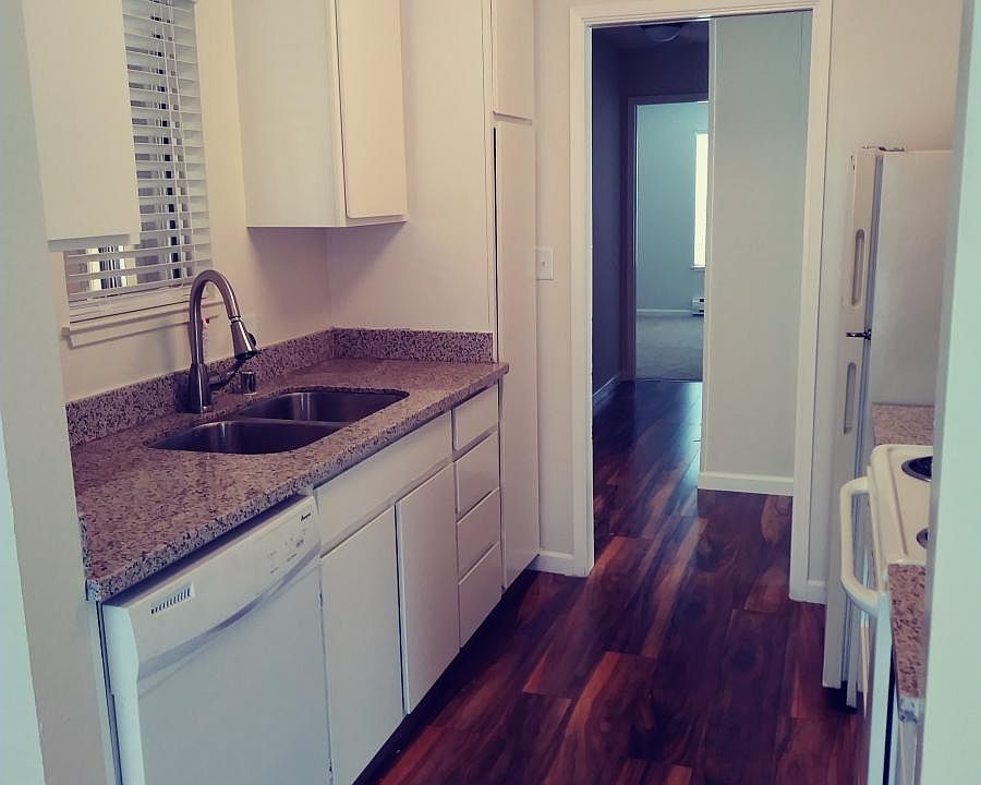 1st image of 1470 English Dr