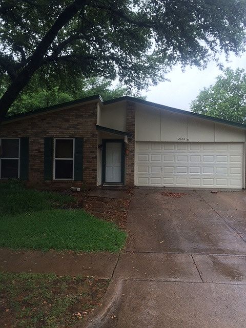 1st image of 2604 Crestmoor Ct