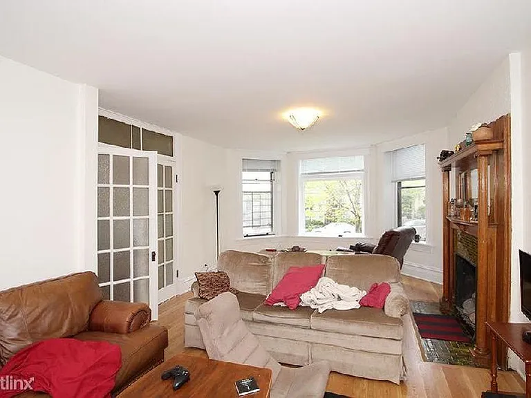717 W Roscoe St #1 — Photo 1