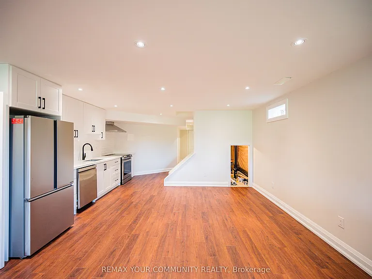 176 Aishford Rd #LOWER — Photo 16