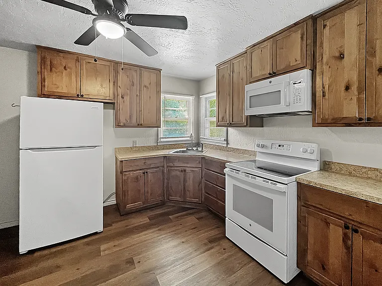 1907 NW Lindy Ave — Photo 17