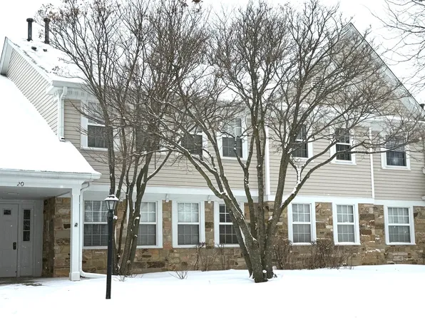 20 Ashburn Ct Unit W2, Schaumburg, IL 60193