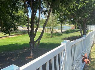1005 Wisteria Ln, Aubrey, TX 76227