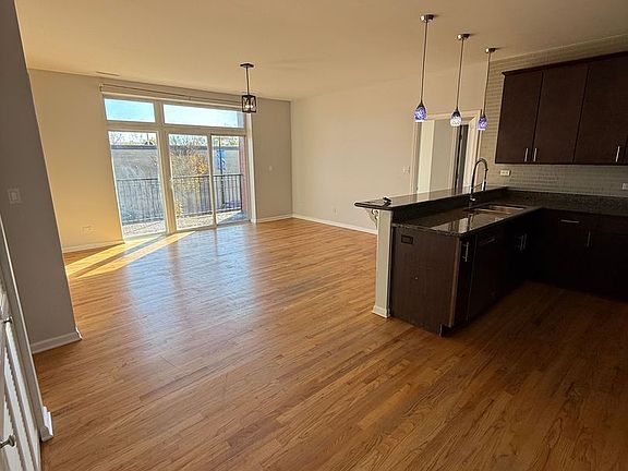 2nd image of 2520 S Oakley Ave Unit 201