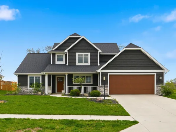 1907 Waynedale Dr, Garrett, IN 46738