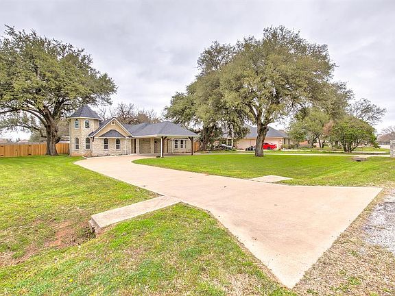 2nd image of 614 Aqua Vista Dr