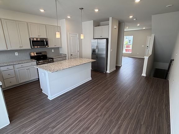 5th image of 18 Ironwood Ct