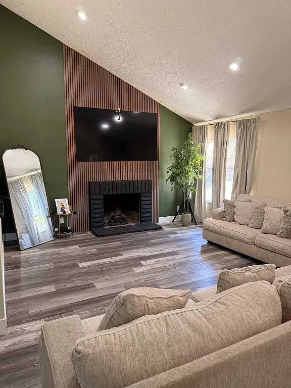 44123 Sancroft Ave — Photo 2