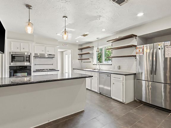 5th image of 12035 Indian Wells Dr