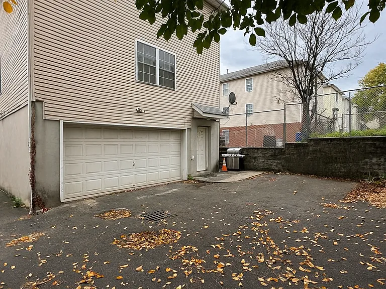 17 Norfolk St #2 — Photo 12