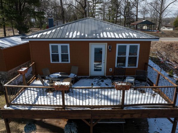 9701 Lake Station Ave, Lake, MI 48632