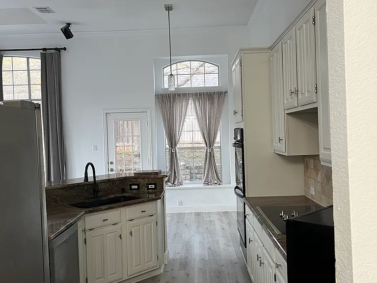 7717 Lakecrest Ct — Photo 15