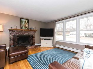 65 Oak Hill Rd, South Kingstown, RI 02879