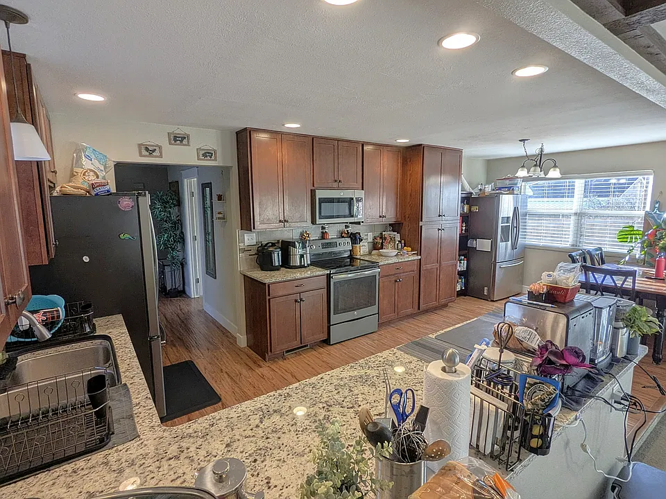 1422 Tesla Dr