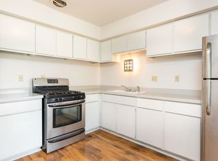 3505 S Ellen St #3, Saint Francis, WI 53235