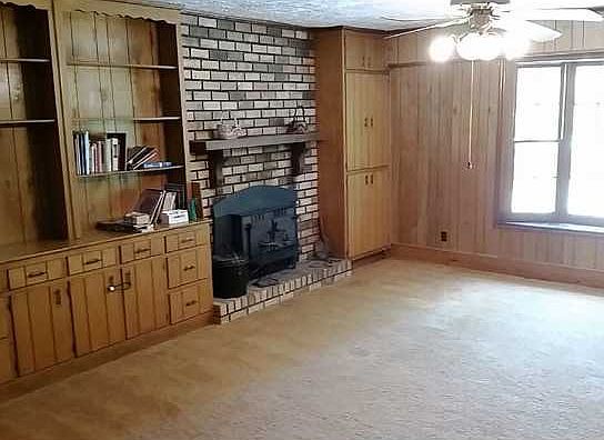 5th image of 3124 Esther Dr