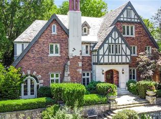 5601 Mission Dr, Mission Hills, KS 66208