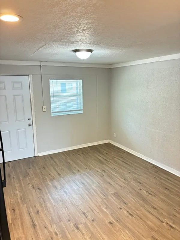 1 bed, 1.0 bath, 420 sqft, $750 — Photo 2