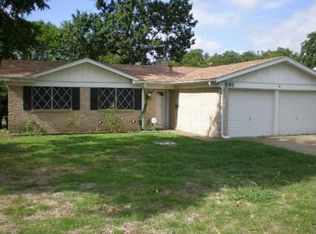 801 Ruth Ln, Hurst, TX 76053