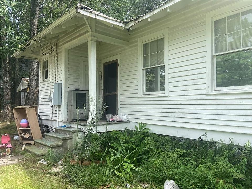 2nd image of 305 7th St
