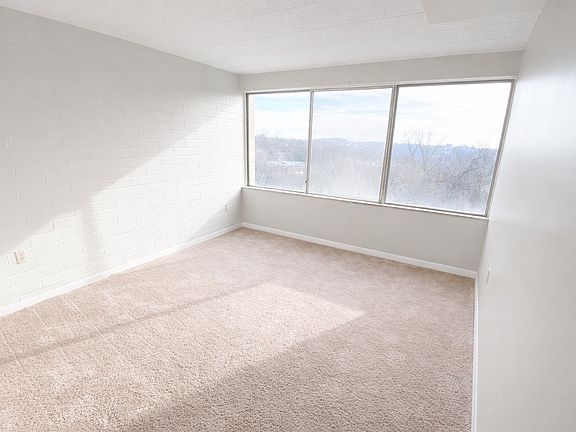 Bedroom 1- or 2-Bed