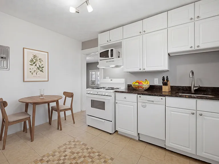 195 Concord Ave #11 — Photo 5