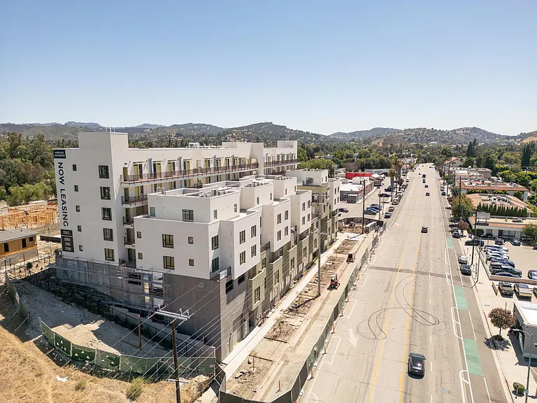 Woodlake Apartments — Photo 16