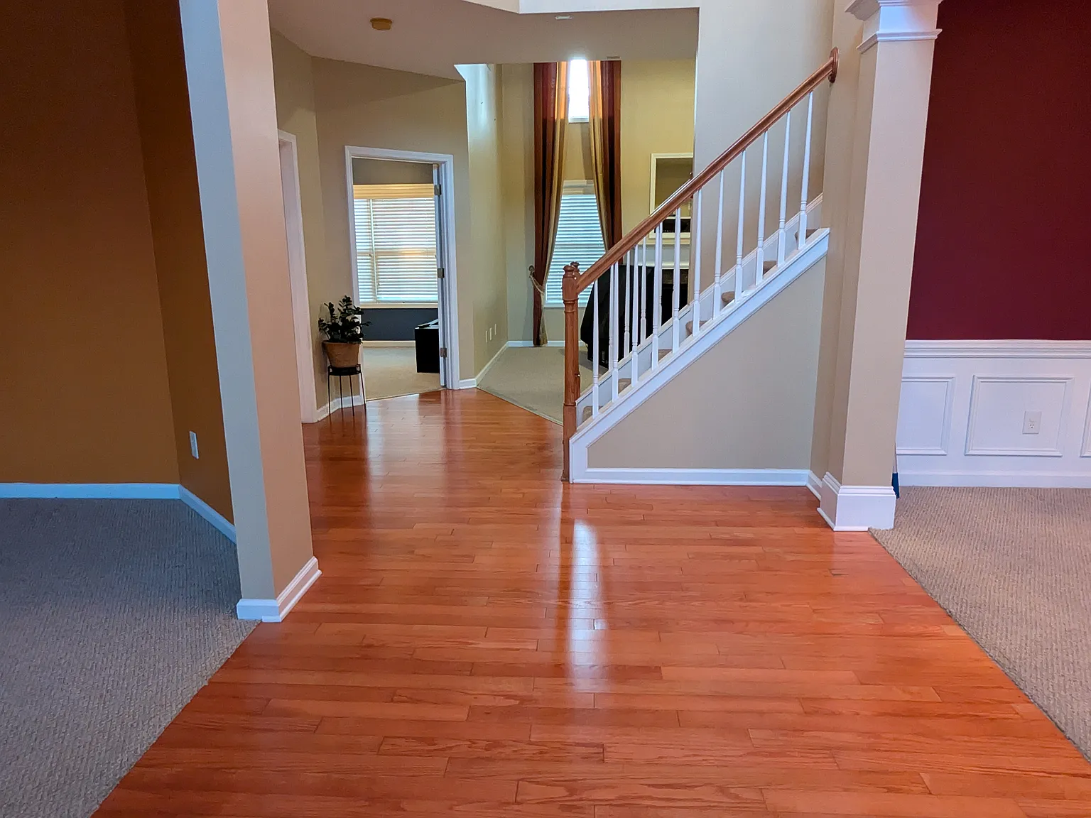 4 bed, 2.5 bath, 2560 sqft, $2,600 — Photo 3