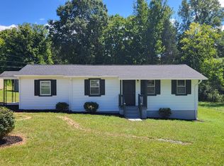 7588 Venable Rd, Kents Store, VA 23084