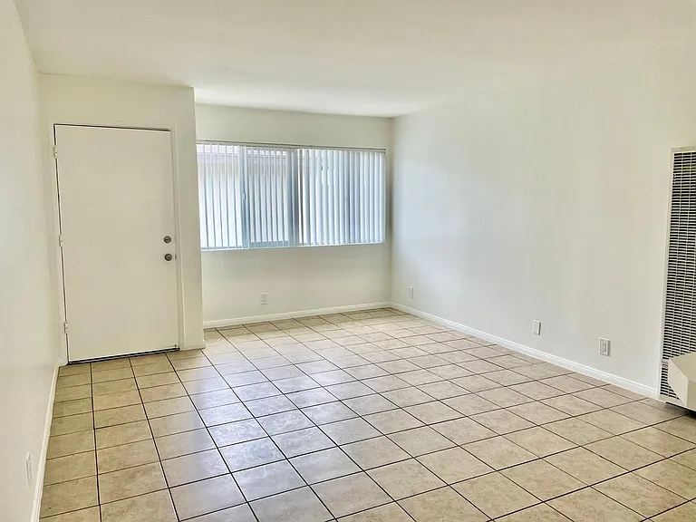 Illinois Apartment Homes — Photo 10