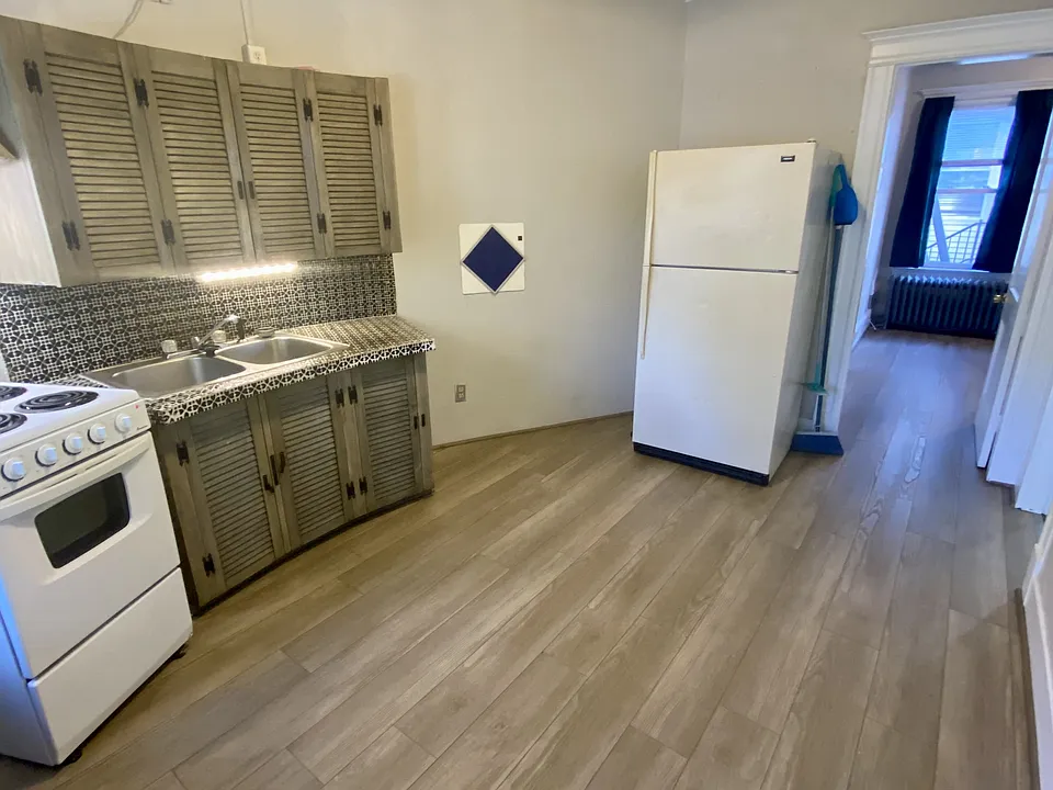 299 Pine St #5