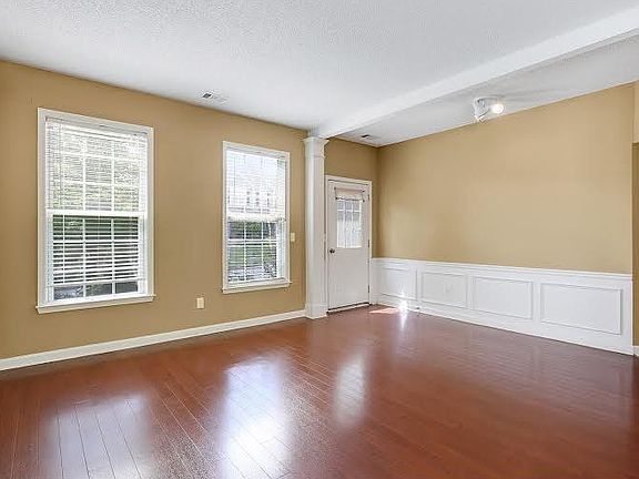 3rd image of 520 Drifton Way