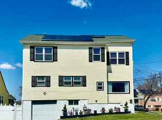 1 Jonquil Cir, Fords, NJ 08863