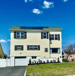 1 Jonquil Cir, Fords, NJ, 08863