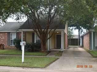 320 Meadow Crossing Dr, Baton Rouge, LA 70820