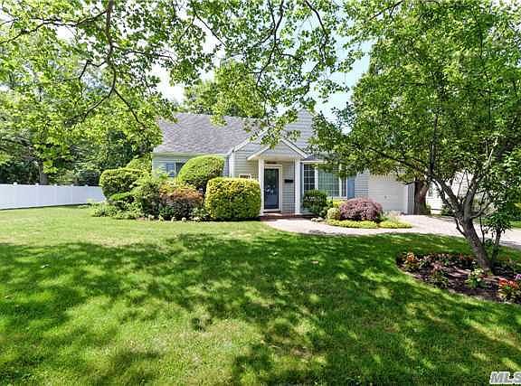 2nd image of 195 Lakeview Dr
