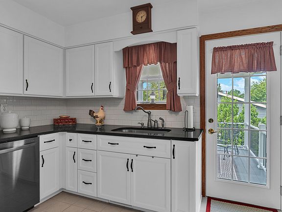 3rd image of 803 S 5th St