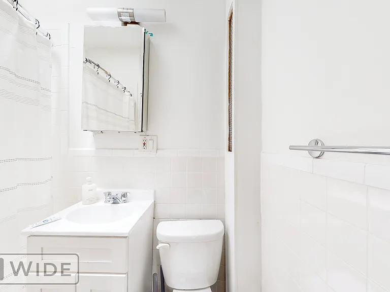 284 E 10th St #4B — Photo 4