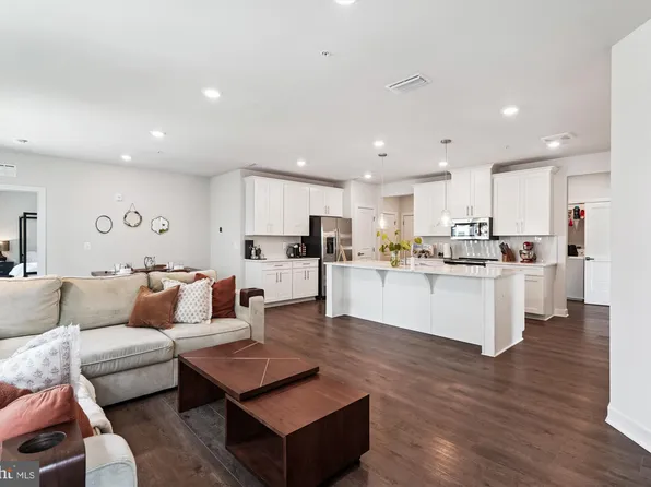 12865 Mosaic Park Way Unit 3L, Herndon, VA 20171