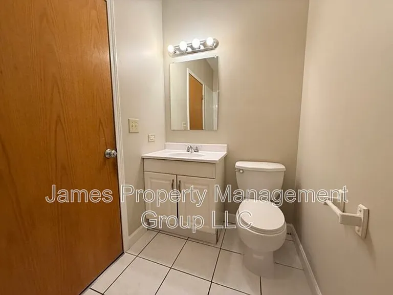 2731 W Congress Pkwy #2 — Photo 5