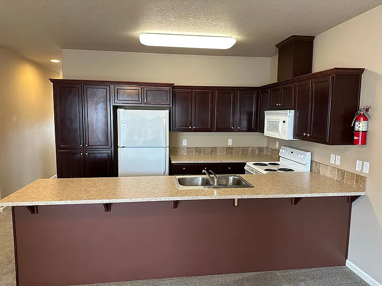 University Townhomes — Photo 7
