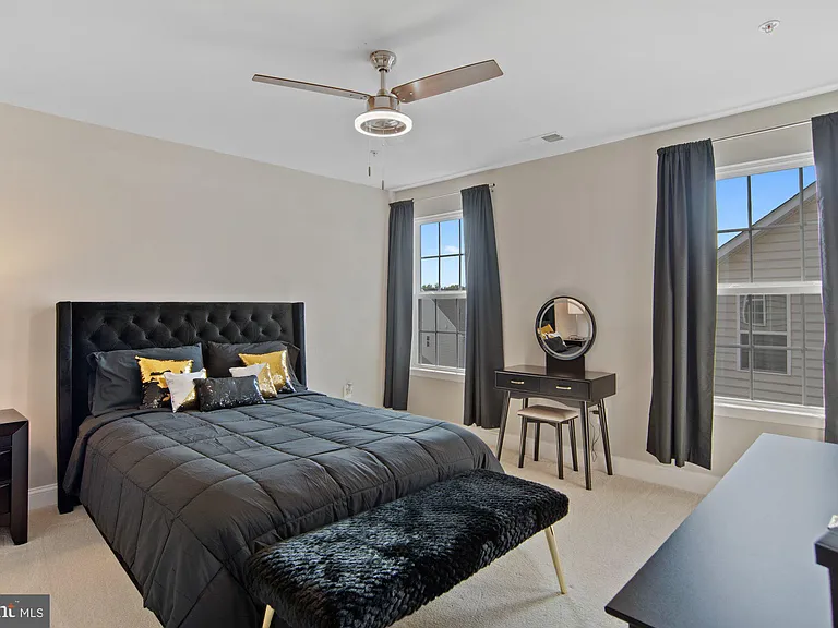 14202 Bentley Park Dr — Photo 26