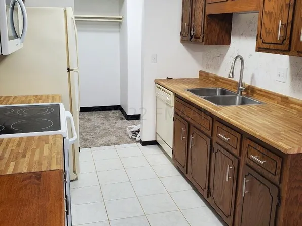 341 Prairiewood Cir S APT 204, Fargo, ND 58103